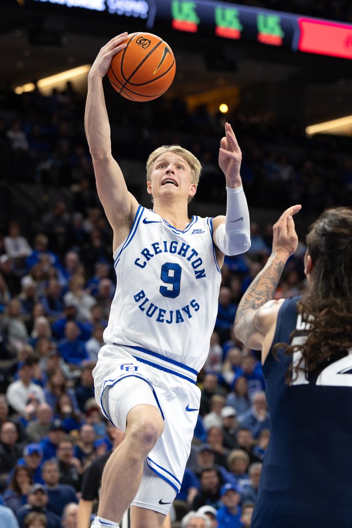 Creighton guard Ty Davis drives to the basket for a layup during the second half against Xavier.