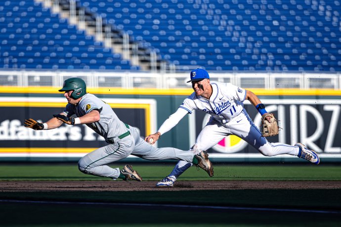 NCAA Baseball 2025: Creighton 5:2 North Dakota State University