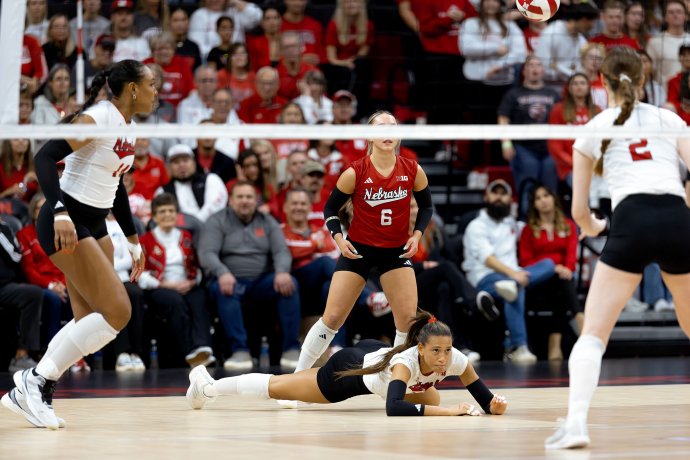 NCAA Volleyball 2025: Nebraska 3:0 Illinois