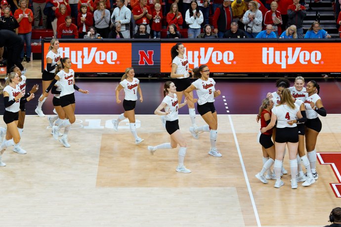NCAA Volleyball 2025: Nebraska 3:0 Illinois