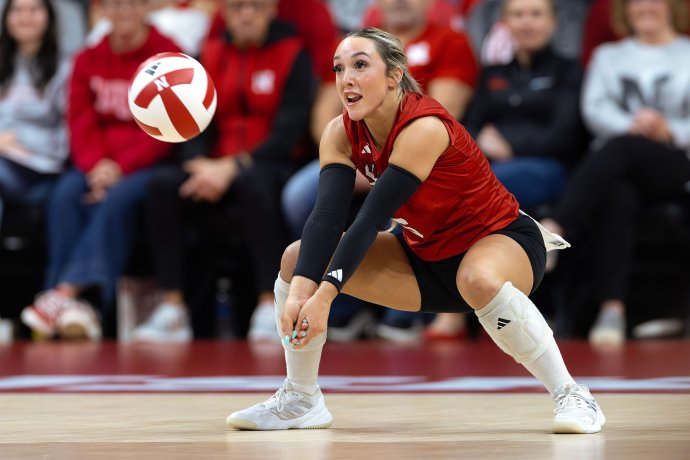 NCAA Volleyball 2025: Nebraska 3:0 Iowa