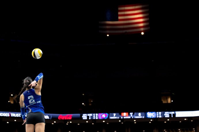 Dallas Pulse outside hitter Sofia Maldonado Diaz (2) serves against Omaha.