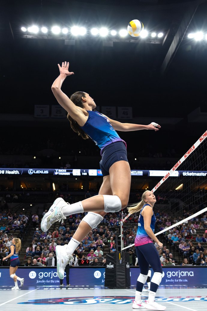 Omaha Supernovas outside hitter Sarah Parsons (11) leaps for an attack during pregame warmups.