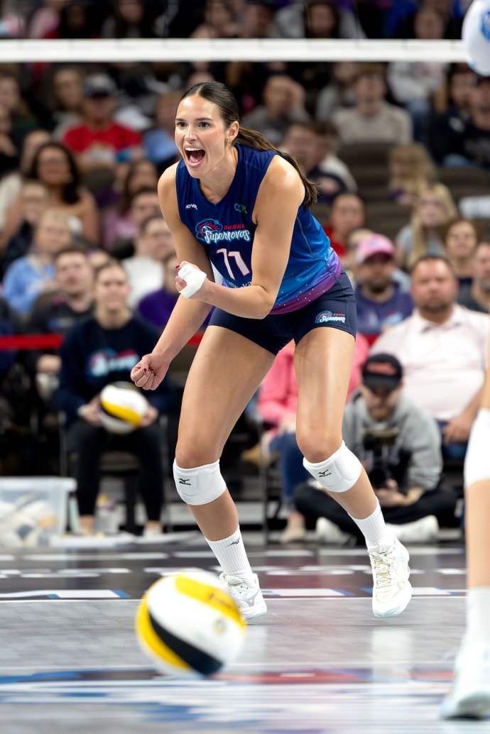Omaha Supernovas outside hitter Sarah Parsons (11) celebrates a second-set point against Dallas.